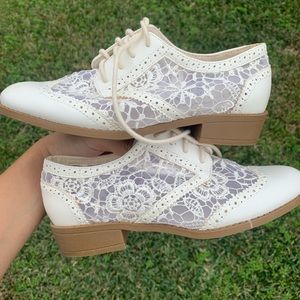 Womens lace shoes size 7